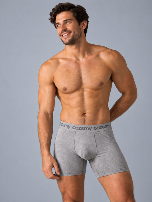 Lächelnder Mann in grauen Cozemy Boxer Briefs für Herren, Grau meliert, Frontansicht